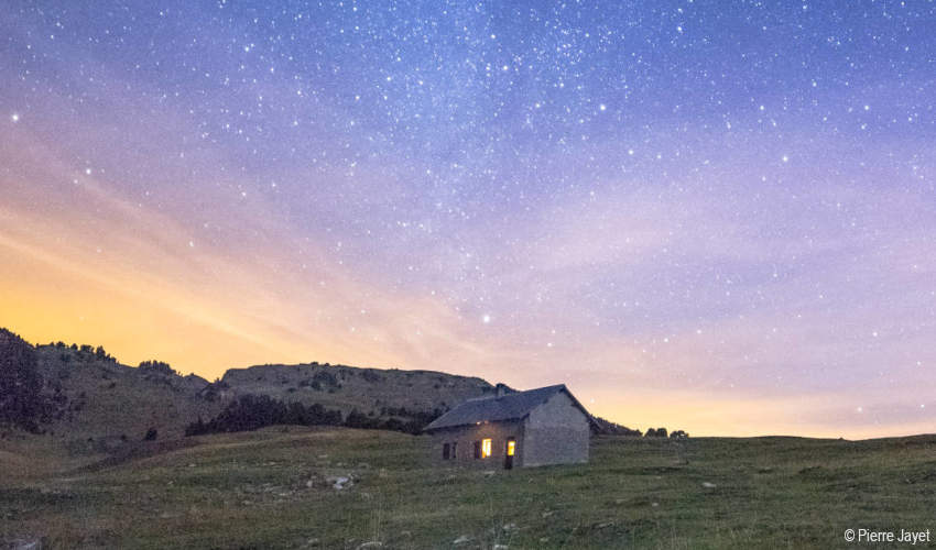 cabane non gardée en bivouac dans le vercors alpes isère pierre jayet