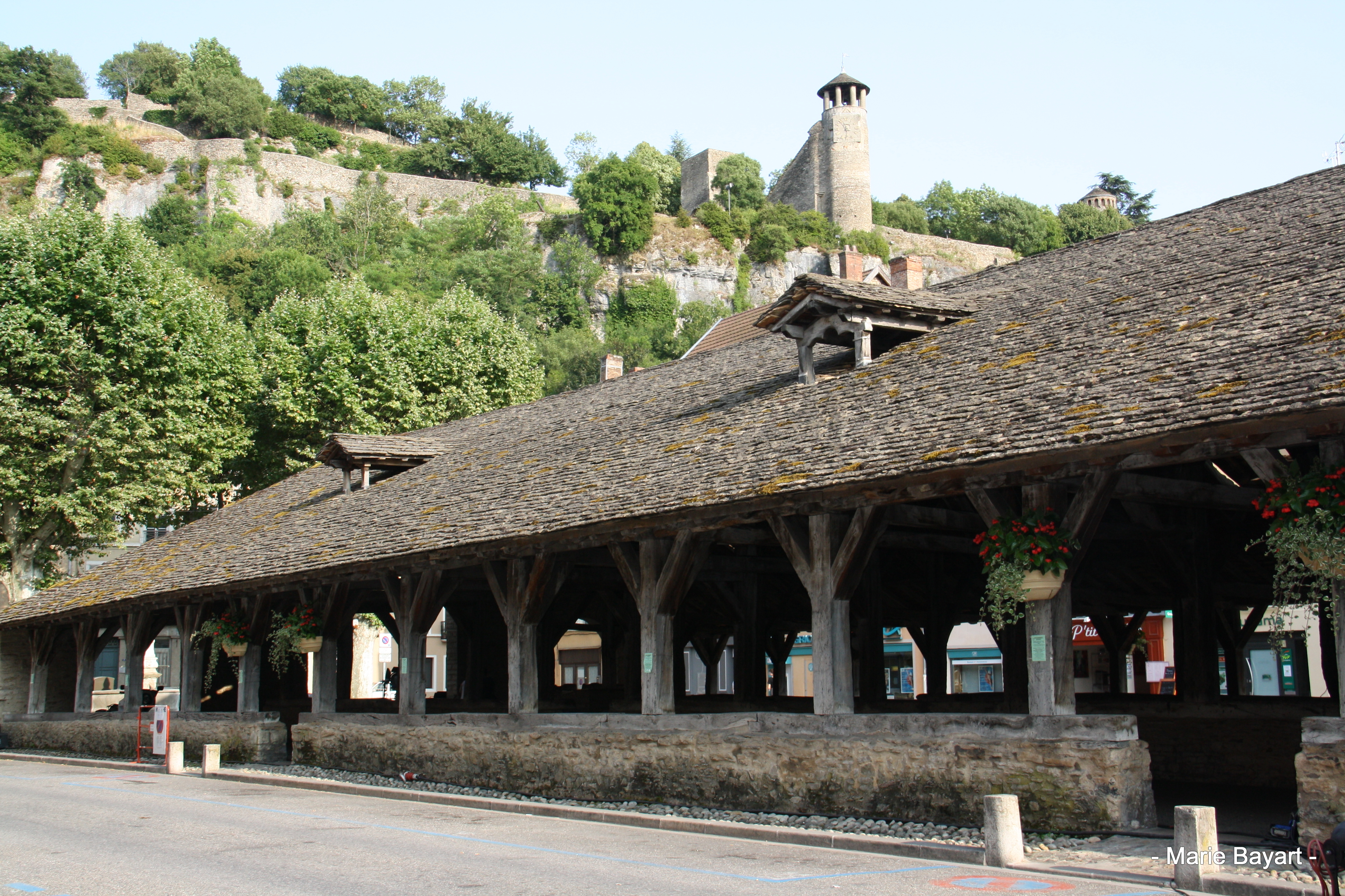 Halle de Crémieu | Isère Tourisme