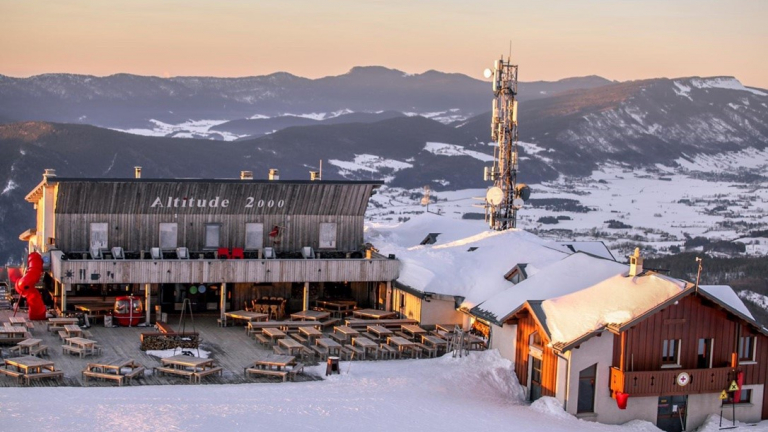 Vue sur Cte 2000 depuis les pistes