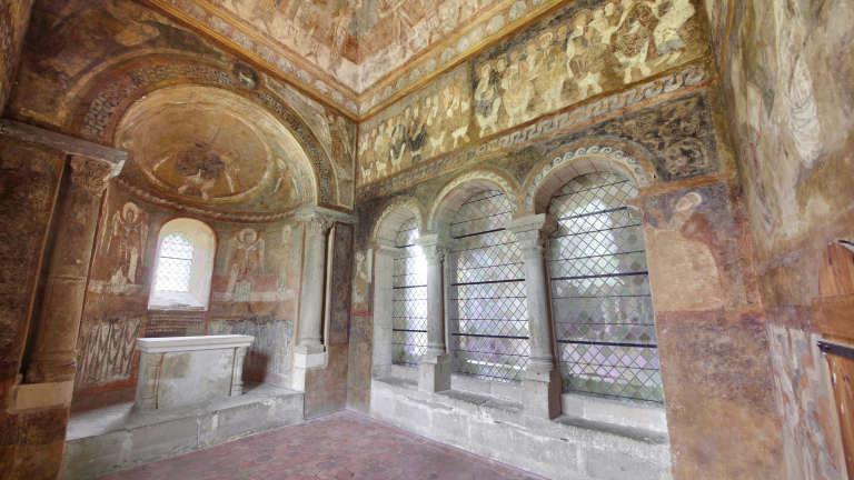 Chapelle des anges et fresques romanes de Saint-Chef  moins d'une heure de Lyon