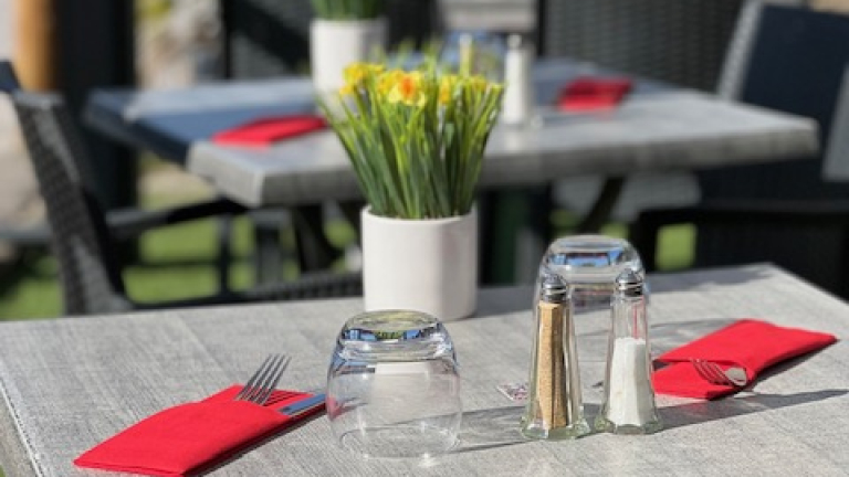 Terrasse de L'Etrier, restaurant  Morestel - Balcons du Dauphin