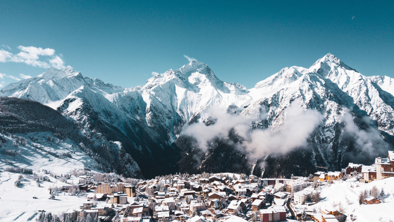 La station des 2 Alpes en hiver