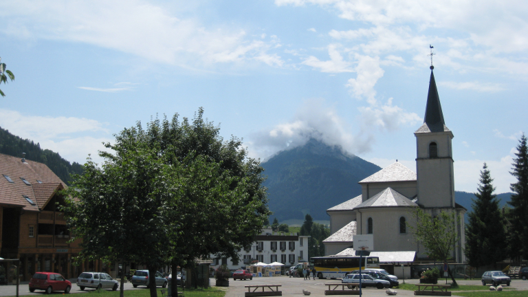 Centre du village avec l'glise de St Pierre de Chartreuse