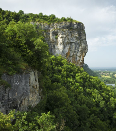 Espace Naturel Sensible Plateau de Larina  Hires-sur-Amby, commune des Balcons du Dauphin