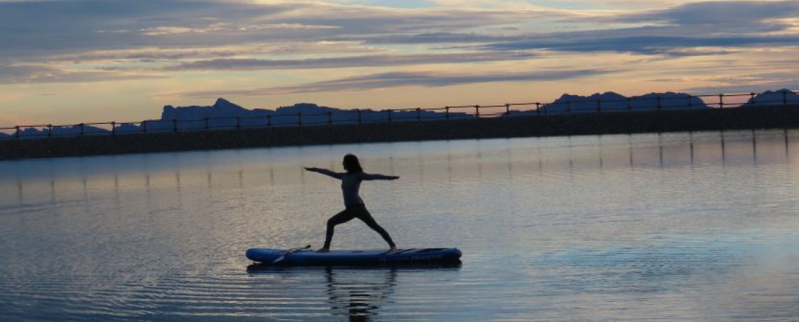 Photo sunset supyoga sur lac