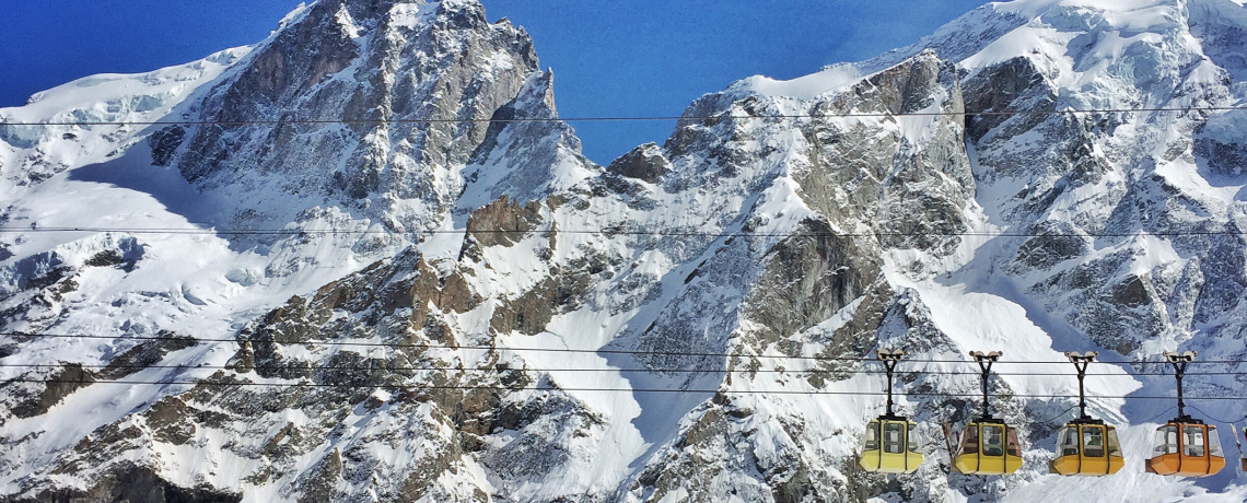 Le tlphrique de La Grave devant la Meije - La Grave