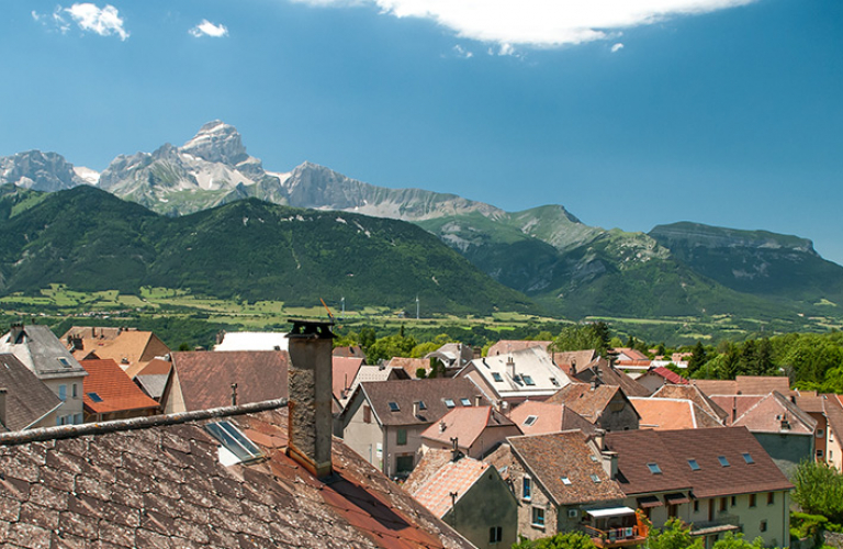 Corps et le lac du Sautet