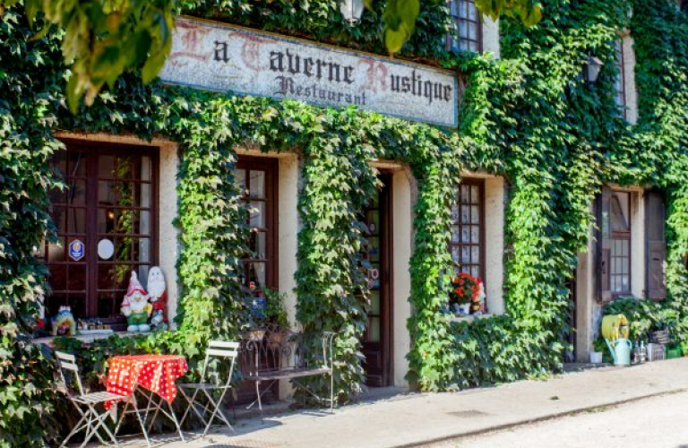 La taverne rustique Saint-Chef