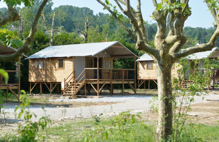 Camping Dtente et Clapotis Eco-chalet grande parcelle