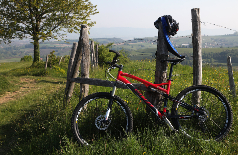 VTT dans les Chambaran