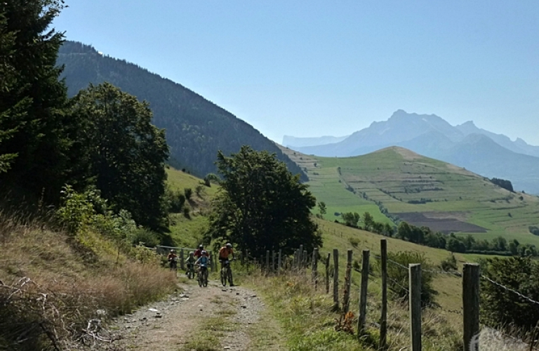 N°17 Les Balcons de l&#039;Aigle VTT - Rouge