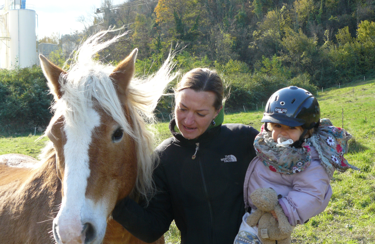 La petite cavale d&#039;Erika - médiation avec les poneys