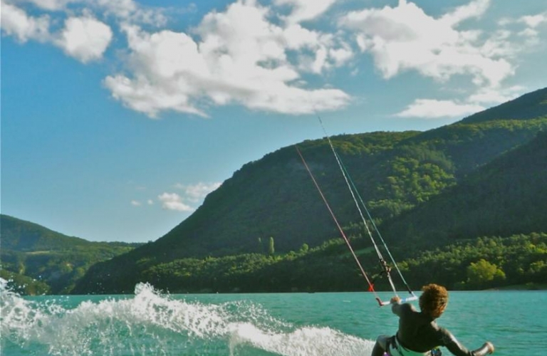 Kitesurf : navigation surveillée avec Teknikite