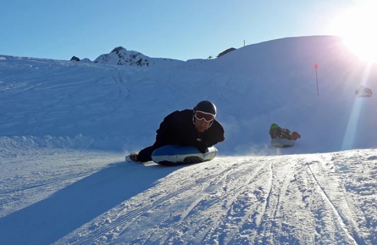 Randonnée raquettes et descente en Airboard