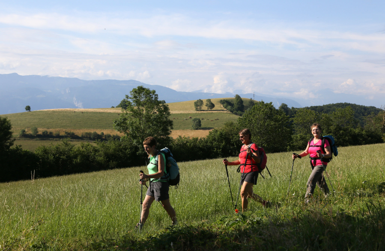 Villeneuve de Marc : Chemin des crêtes