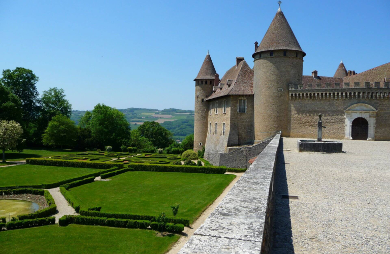 Randonne autour du chteau de Virieu