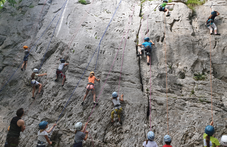 Escalade sur la falaise de Pierre Chambertin avec Terra Nova