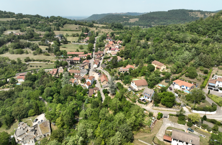 Panorama sur Villemoirieu, commune des Balcons du Dauphin