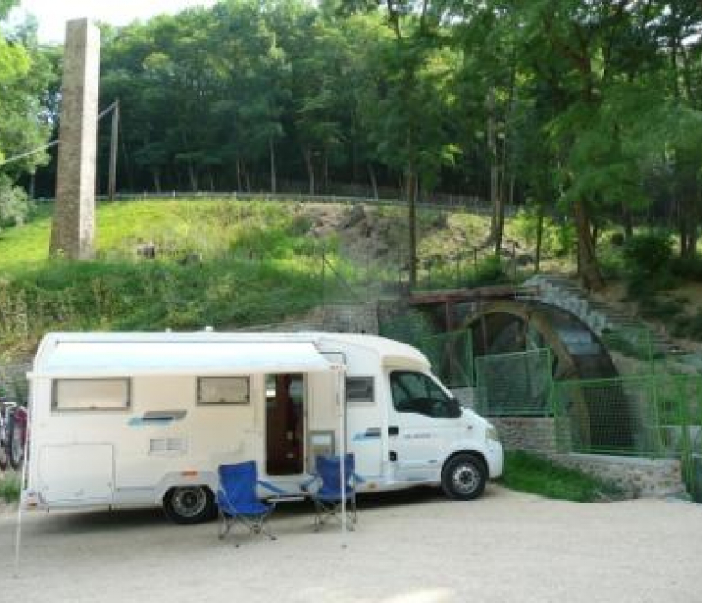 Aire de services et de stationnement Camping-cars de Val-de-Virieu