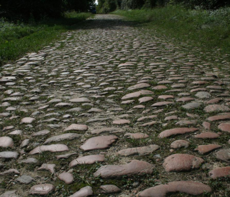 Chemin des vieux pavés