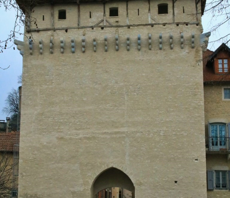 La Porte de la Loi aprs restauration de 2023