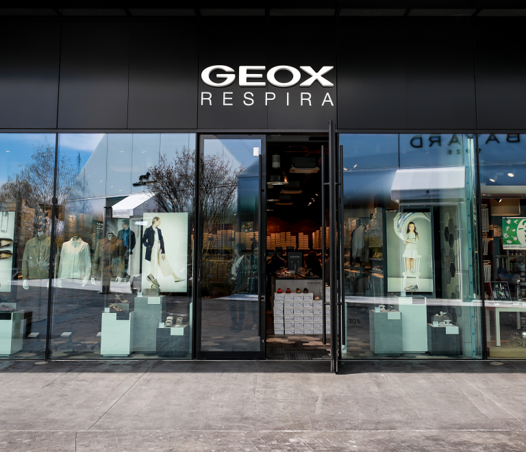 Geox - The Village
