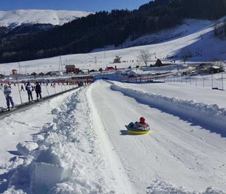 Pistes de luge, accès par tapis roulant, de Gresse-en-Vercors