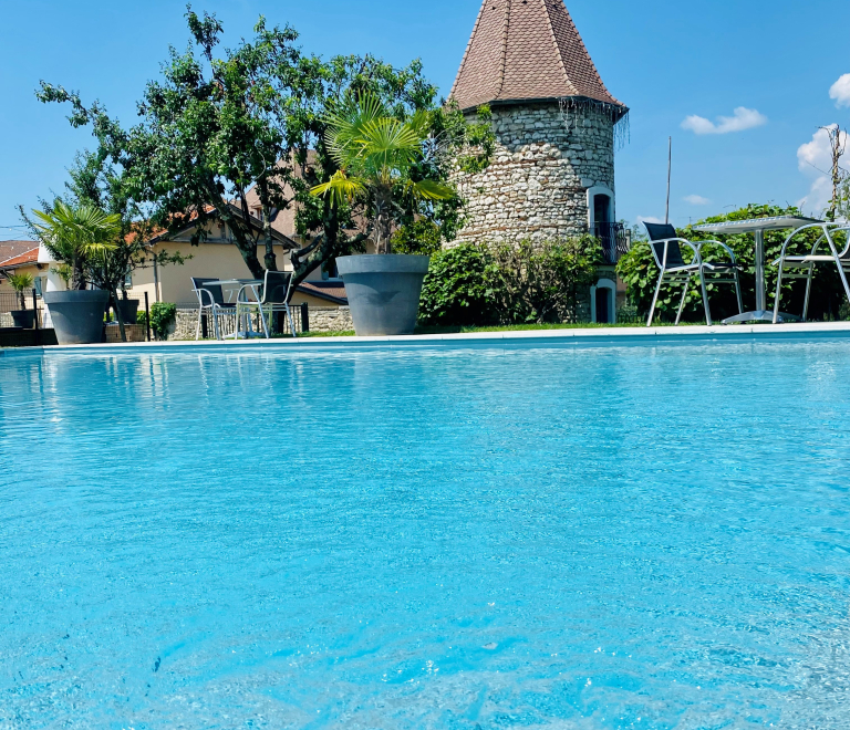 La piscine du Domaine de Suzel
