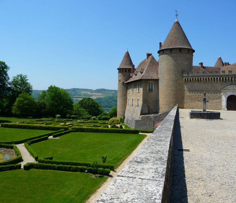 Randonne autour du chteau de Virieu