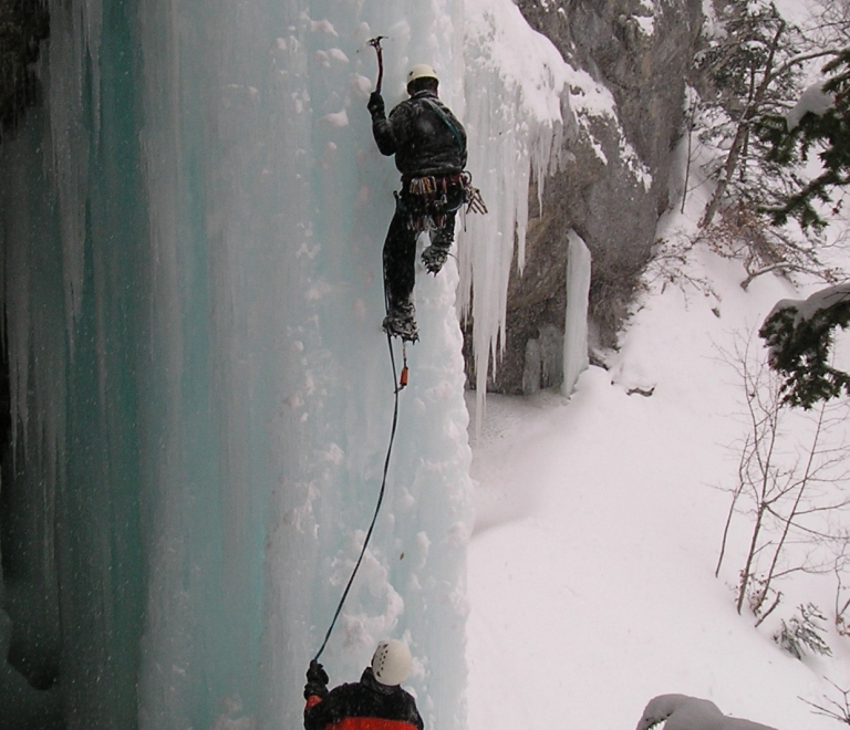 cascade de glace avec les Guides du Mont-Aiguille